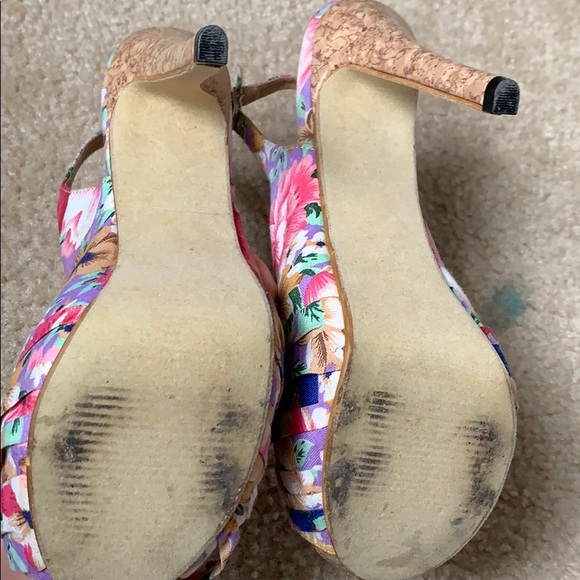 Floral Man Made Material Heels - Picture 7 of 7